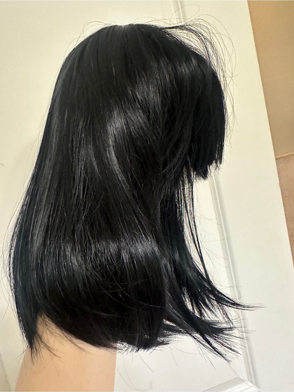 1 of 2 Black Short Layered Synthetic Wig with Bangs - Picture 2 of 6